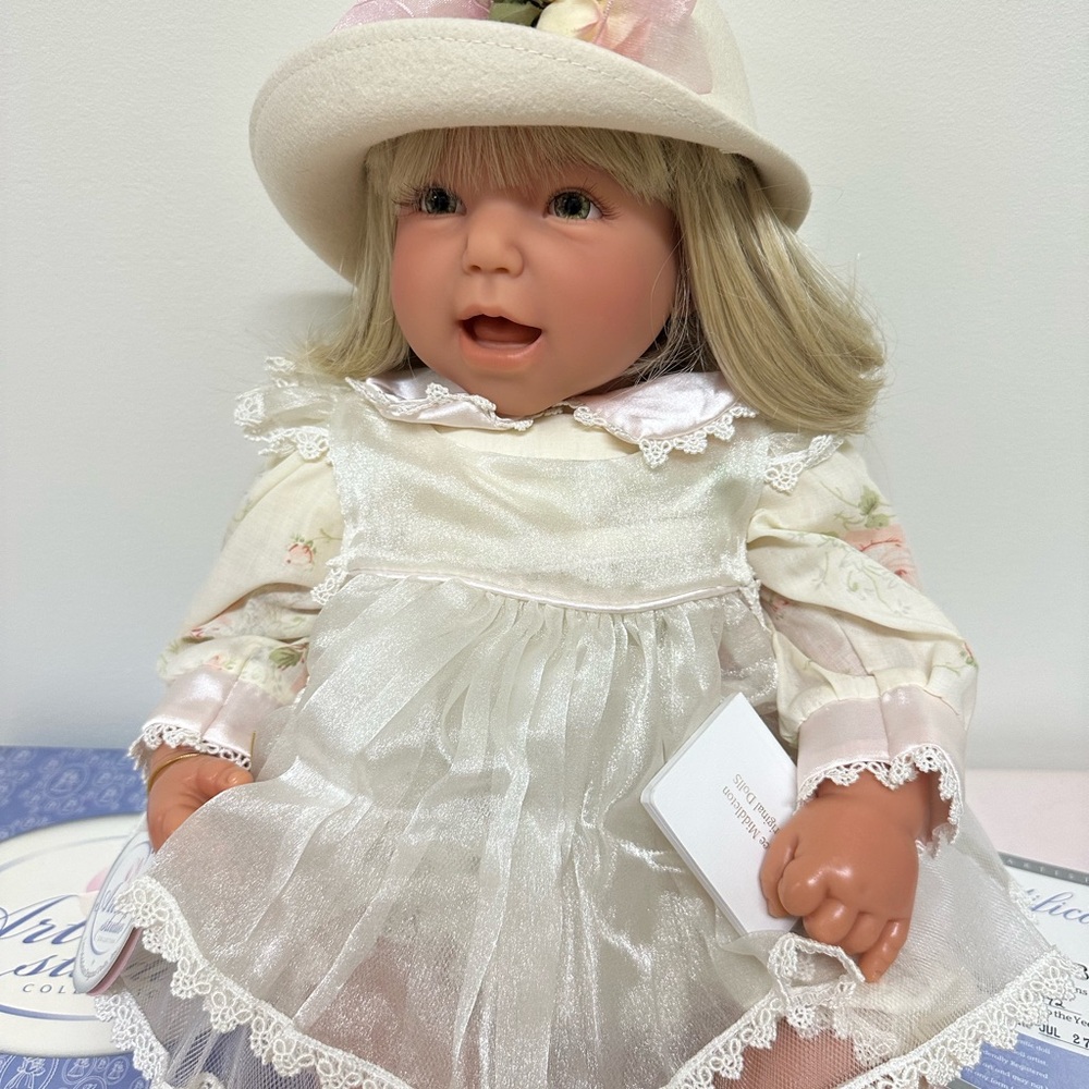 Authentic Lee Middleton “American Beauty” Doll